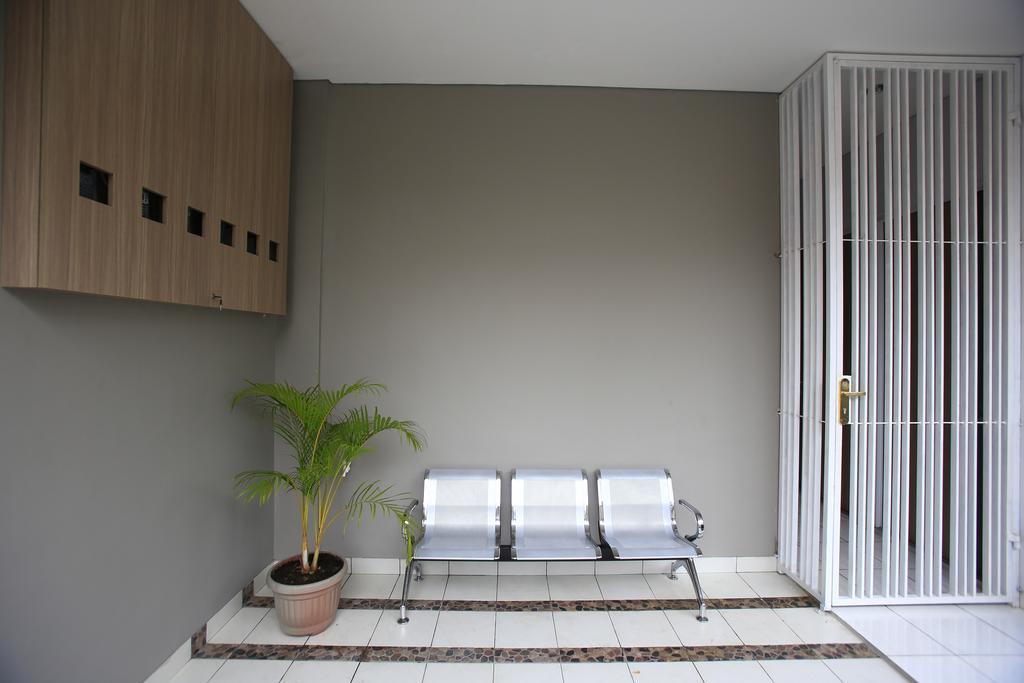 Reddoorz @ Karet Pedurenan 2 Jakarta Luaran gambar