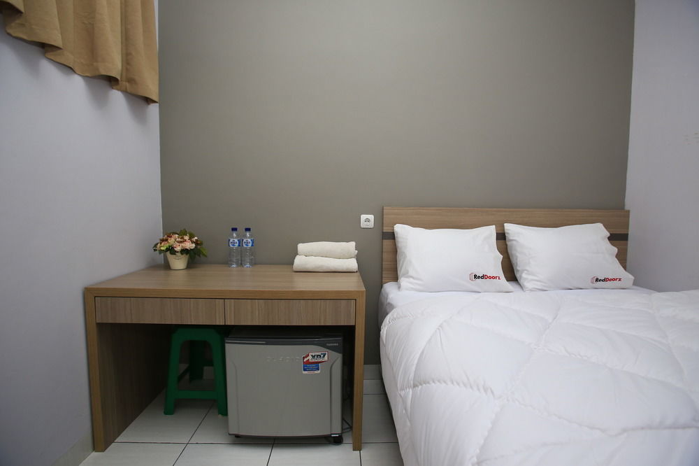 Reddoorz @ Karet Pedurenan 2 Jakarta Luaran gambar